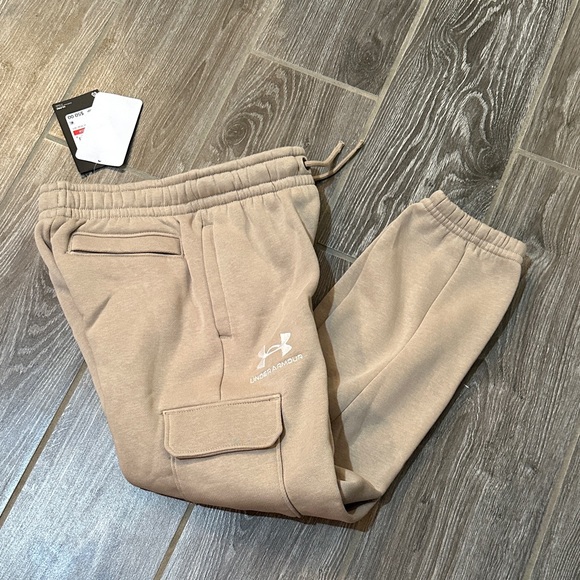NWT Under Armour boys youth XS Tan cargo Jogger thick sweatpants - Picture 1 of 4